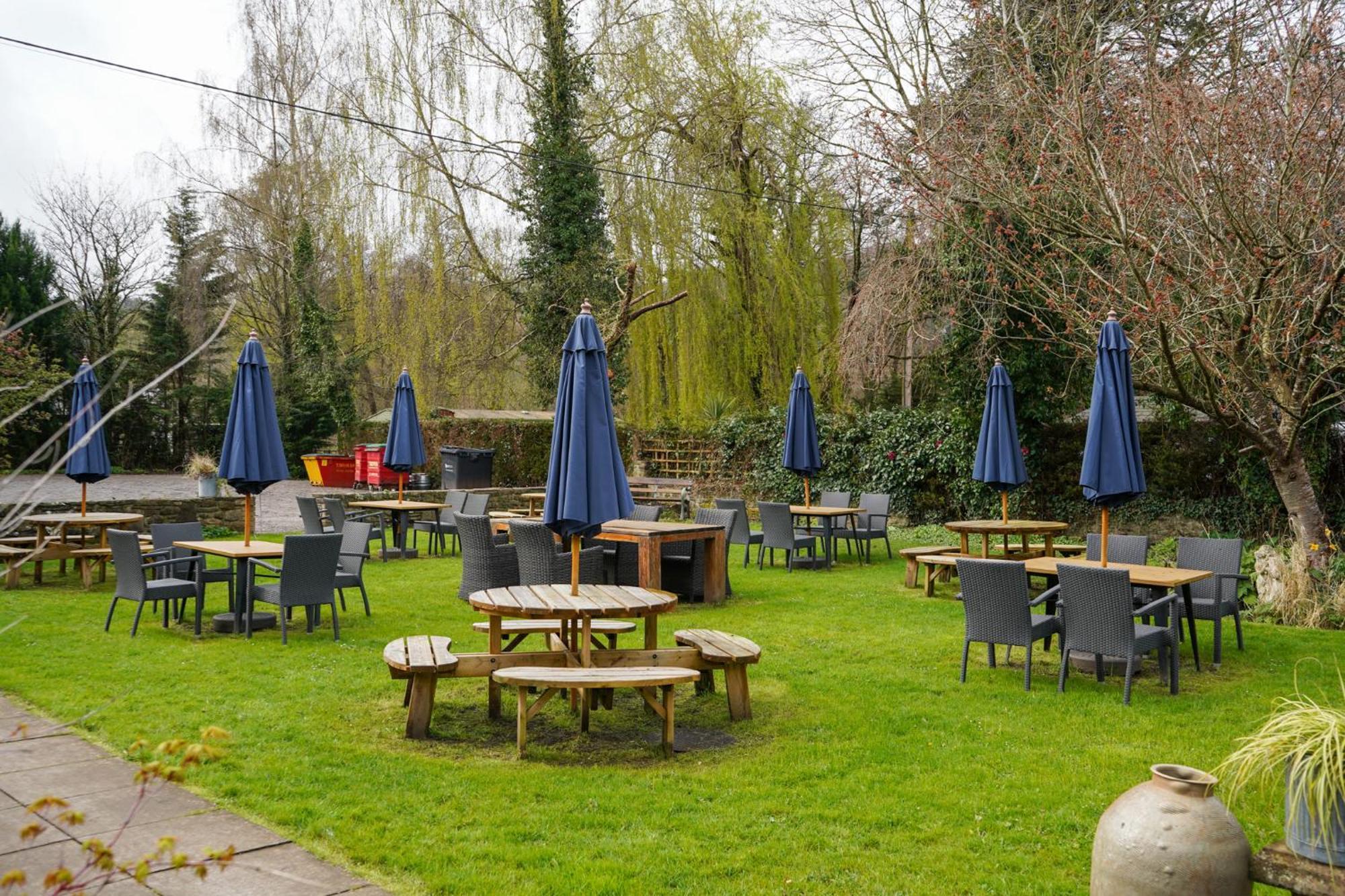 The Bluebell Country Inn, Crickhowell Exterior foto